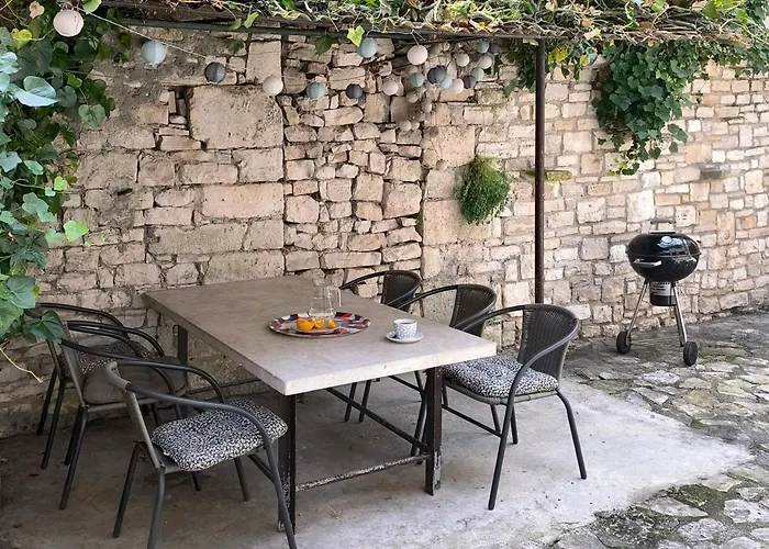 Old Town Stone House Nyaraló Póla