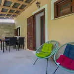 Old Town Stone House * פולה
