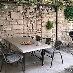 Old Town Stone House Feriehus Pula