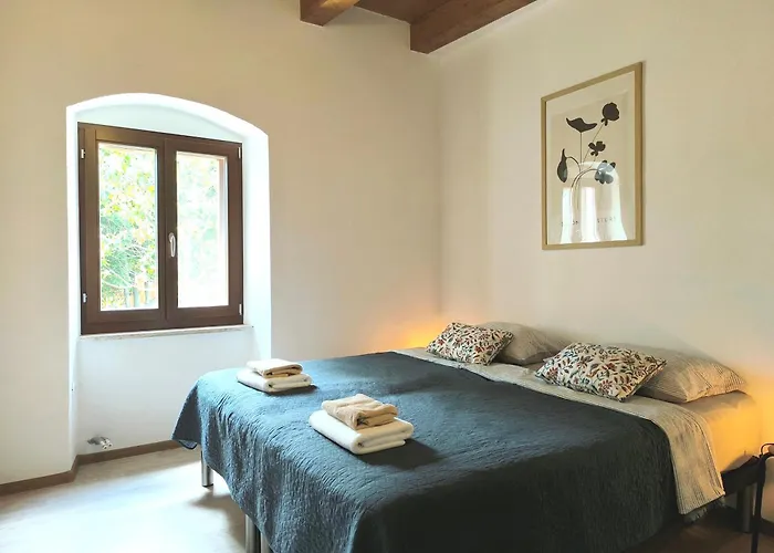 Old Town Stone House 풀라